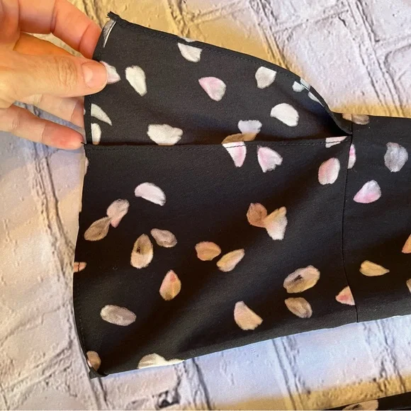 Ellen Tracy Black Print Flowy Blouse Medium - Picture 3 of 11